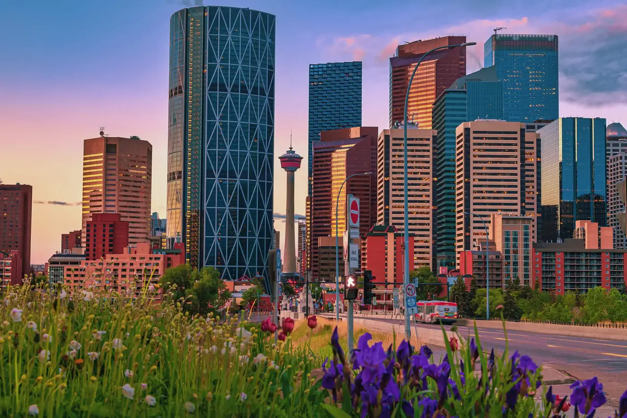 Image of the city skyline of Calgary