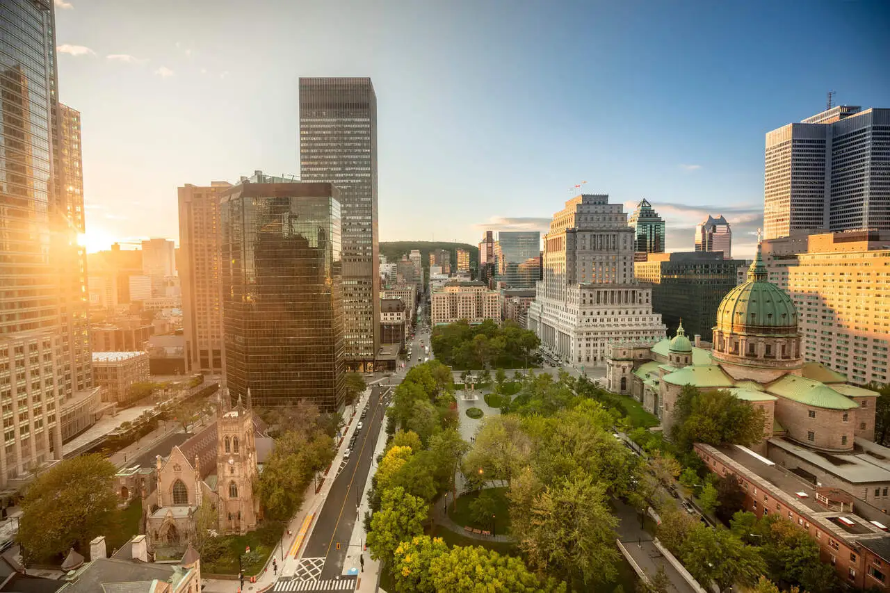 Traduction Montréal situé au centre-ville